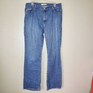 𝅺Levi's Relaxed Boot cut 550 light wash size 14 medium jeans